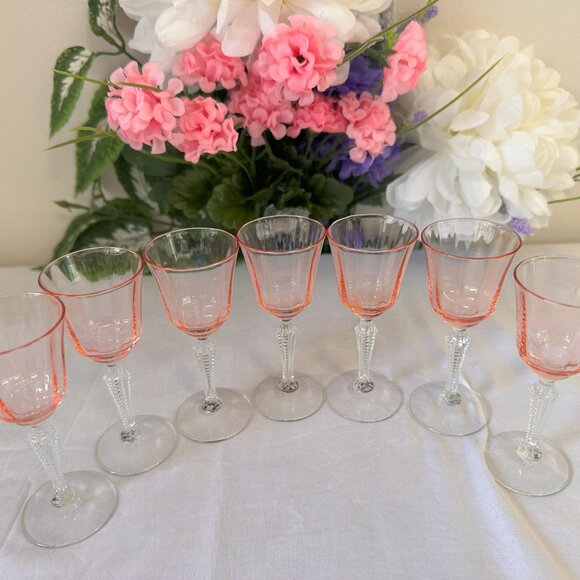 Set of 7 Vintage Pink Cordial Glasses Optical Panel Ridged Stem – Midcentury - Picture 2 of 10